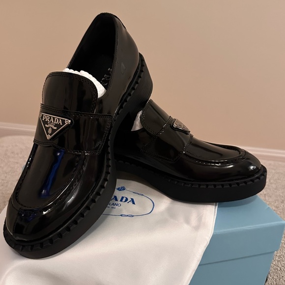 NEW PRADA Black Patent Leather Loafers Size 39 - Picture 3 of 10